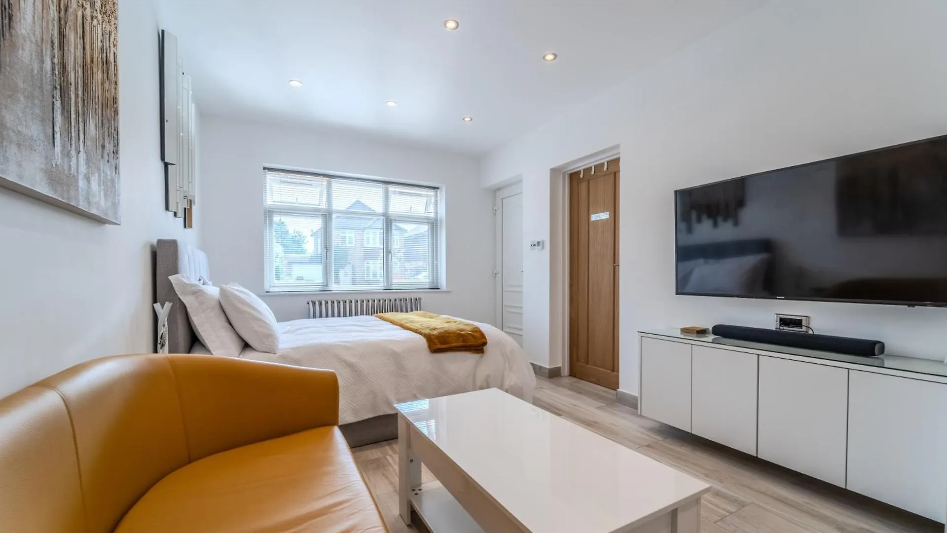 The Studio Staines-upon-Thames Apartment