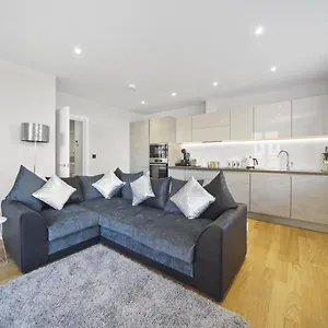 Flat 1 Bridge House Staines-upon-Thames