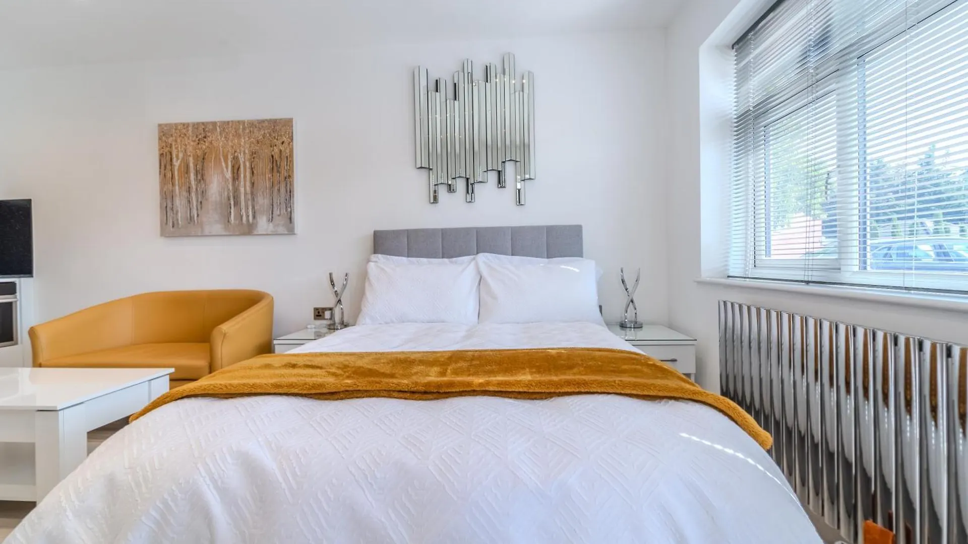 The Studio Staines-upon-Thames 0*,  Storbritannien